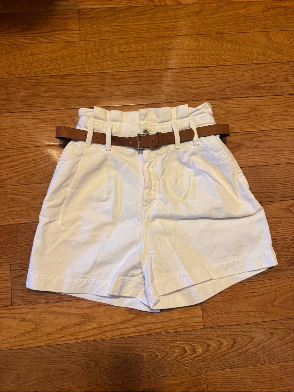 Zara High-Waist White Shorts with Brown Belt